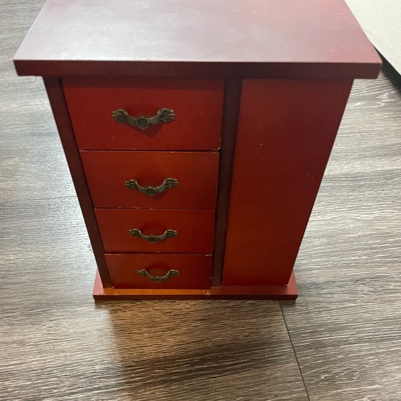 Jewelery Box - Picture 4 of 4